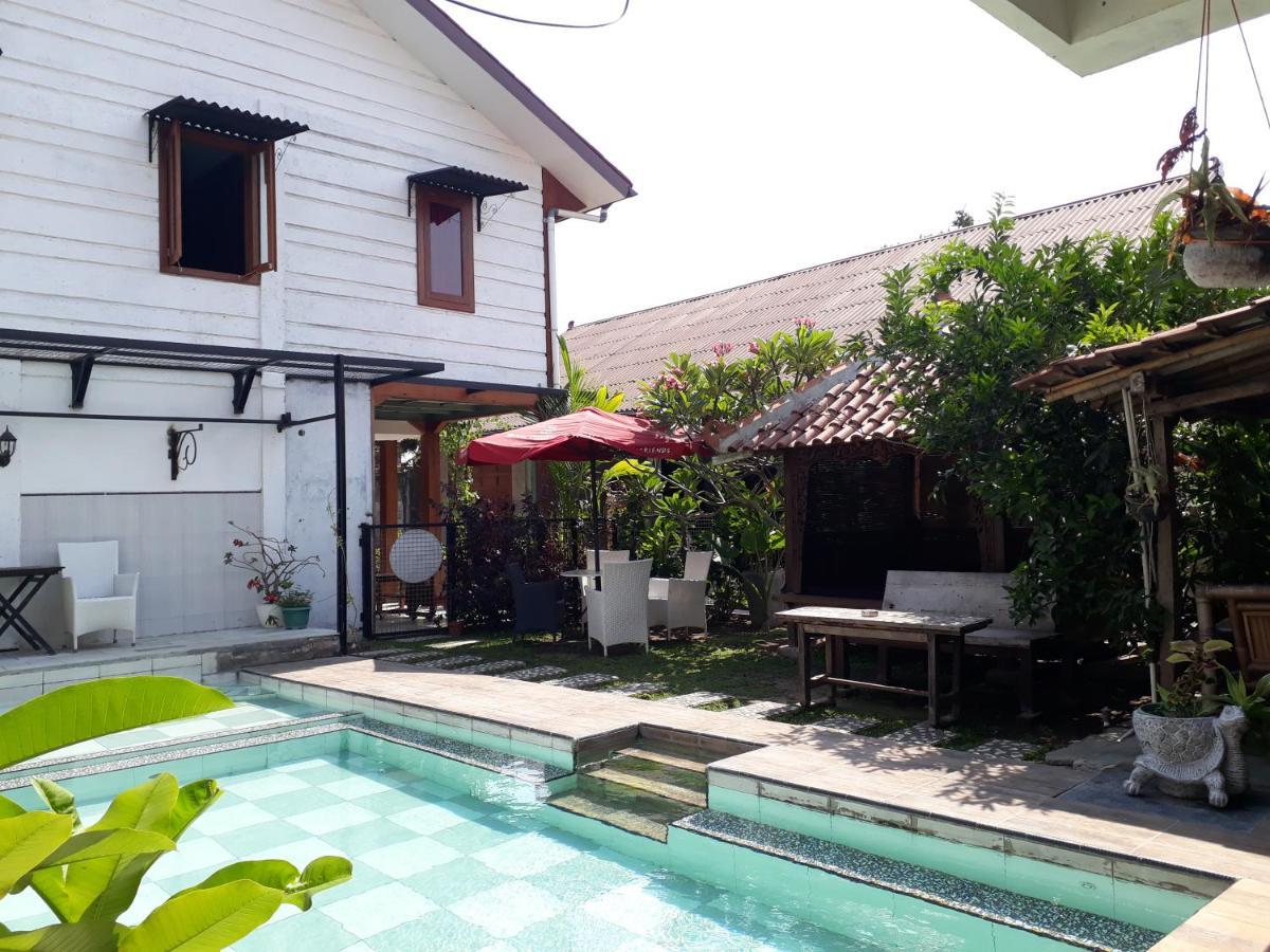 Arjuna Garden Hostel *