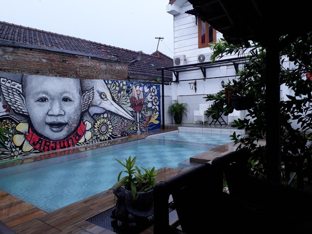 Hostel Arjuna Garden *